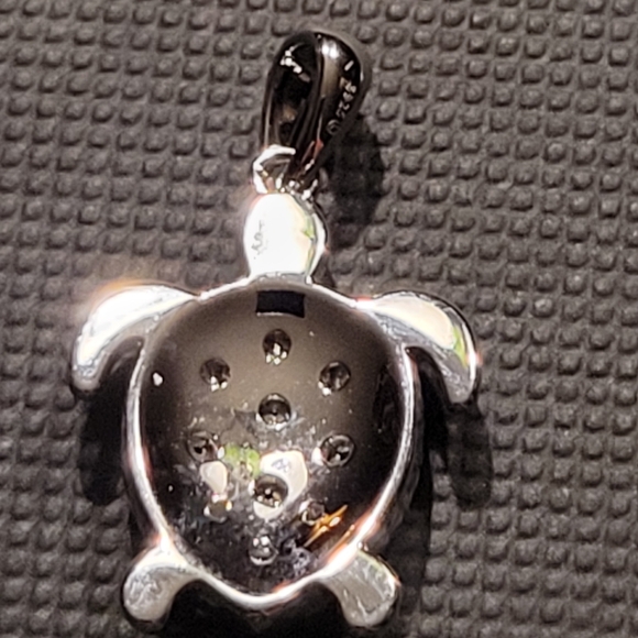 925 Sterling Silver stamped rhodium plated Sea Turtle pendant - Picture 3 of 4
